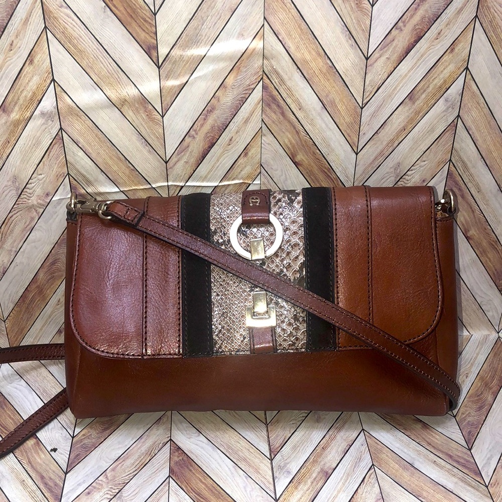 Vintage 1990 Etienne Aigner crossbody shoulder purse .Brown leather bag💗💯